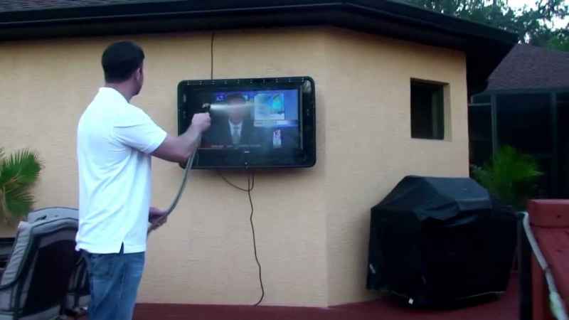 How To Protect Outdoor TV From Humidity, Sun or Wind